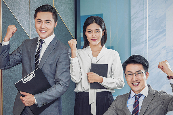 网络全面监控设备情况，报修后马上在线查看设备故障，大数据物联网时代，让售后工程师马上知道故障问题，一次性上配件出门马上维修，让服务更高效，遍布全国数百家售后服务网点，助力经销商抛开售后烦恼。